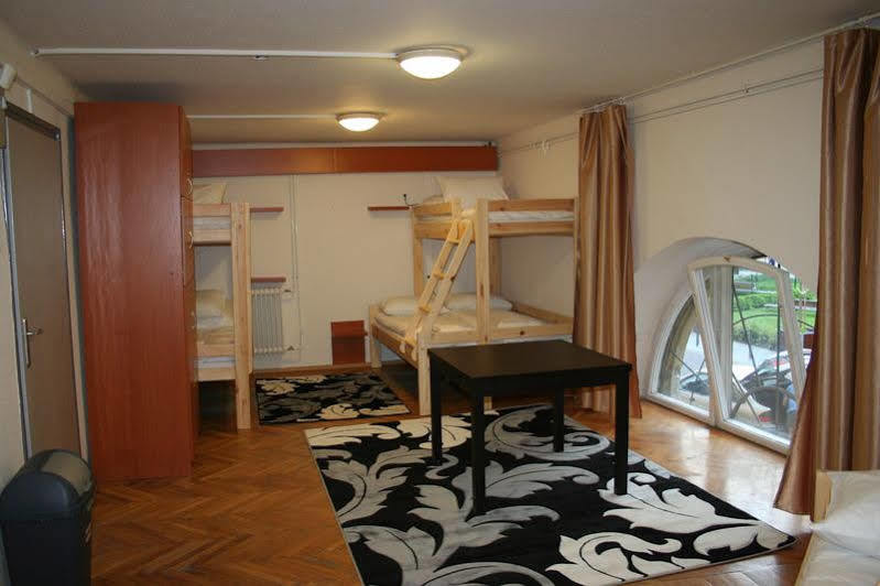 Walking Bed Budapest Downtown Hostel Buitenkant foto