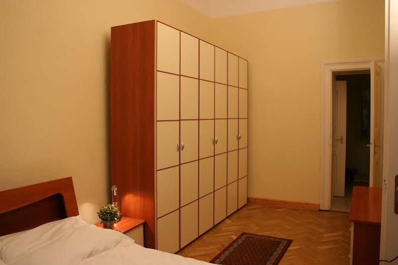 Walking Bed Budapest Downtown Hostel Buitenkant foto